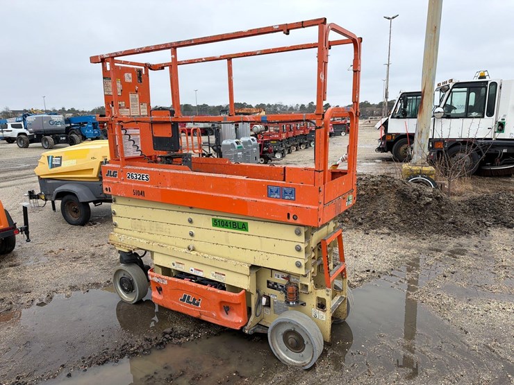 2017-jlg-2632es-image-4