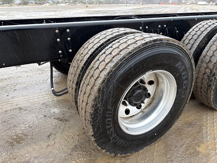 2025-dennis-eagle-proview-image-12