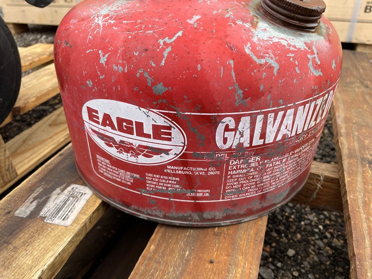 #3054-•-(2)-metal-fuel-cans-image-7