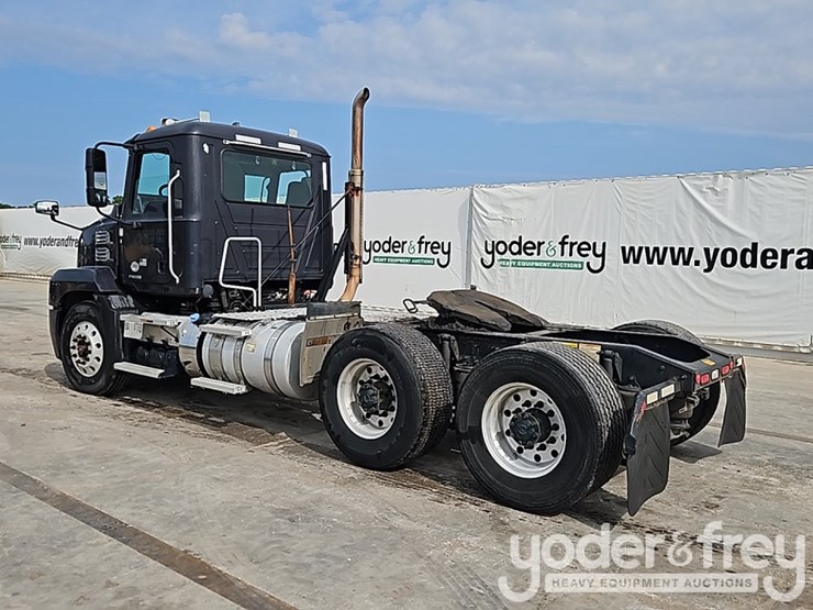 2020-mack-mack-anthem-t64-6x4-truck-tractor,-day-cab,-mp-7-425hp-diesel-engine,-automatic-m-drive-transmission-image-4