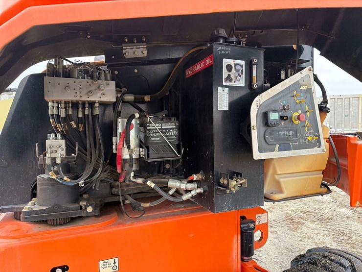 jlg-400s-image-17