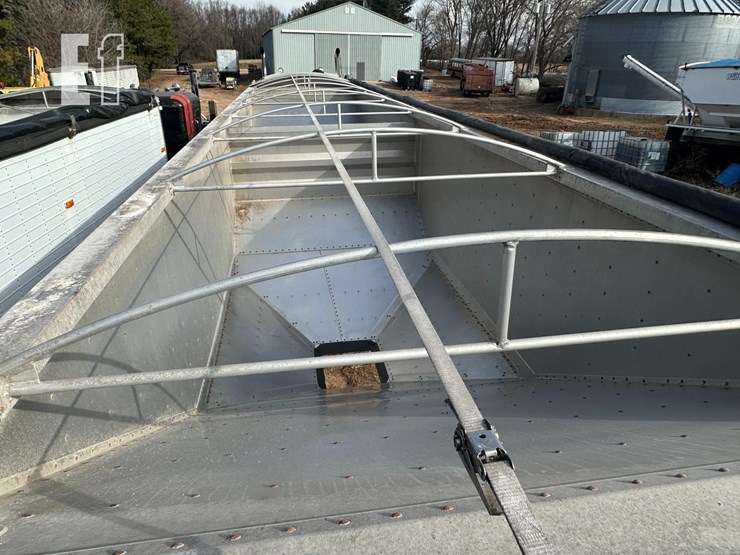 2015-wilson-grain-trailer-image-9