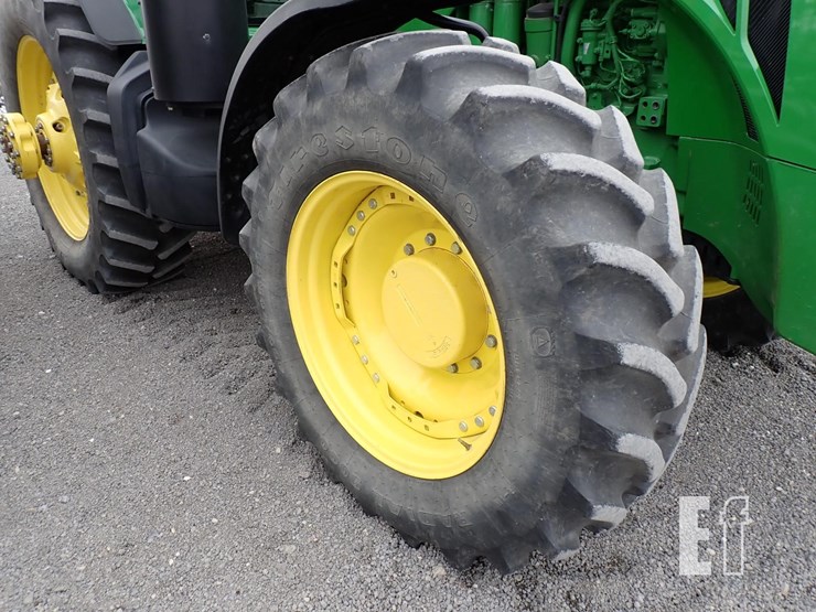 john-deere-8260r-image-3