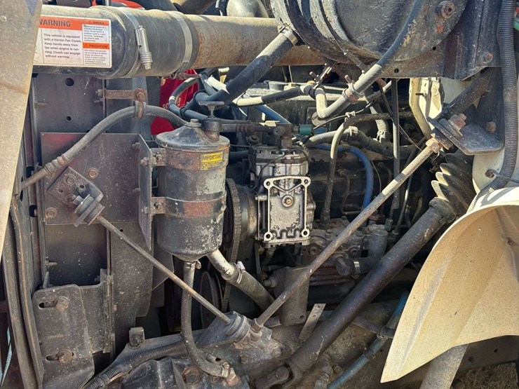 1993-international-8100-image-28