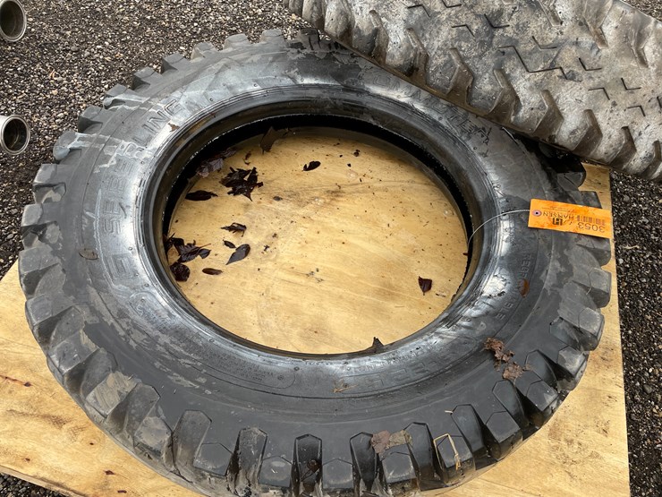 #3053-•-(2)-commuter-tires-image-9