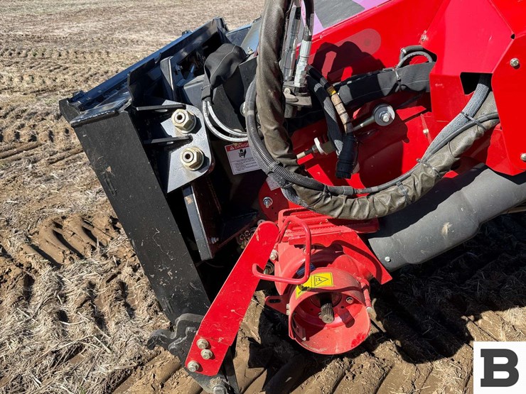 2025-case-ih-8260-image-14