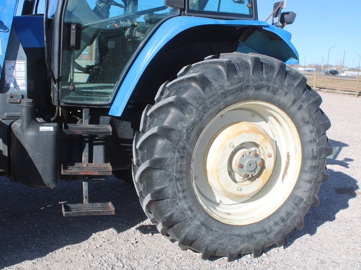 new-holland-tm125-image-28