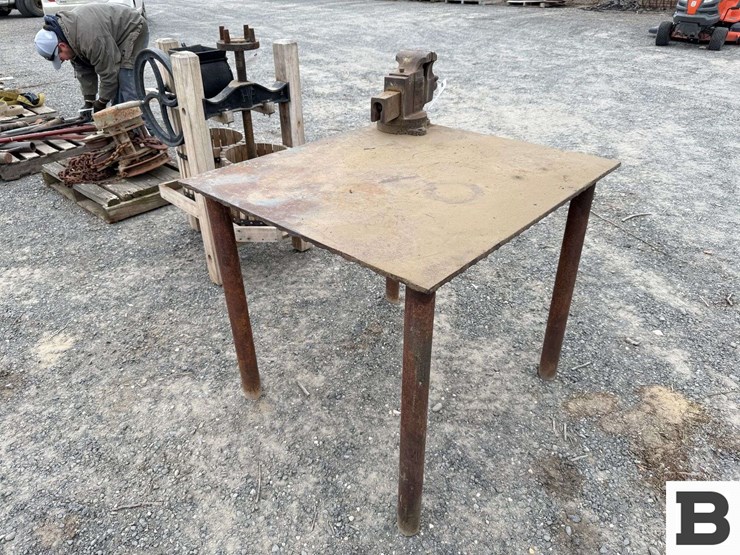 37"x33"-metal-shop-table-image-3
