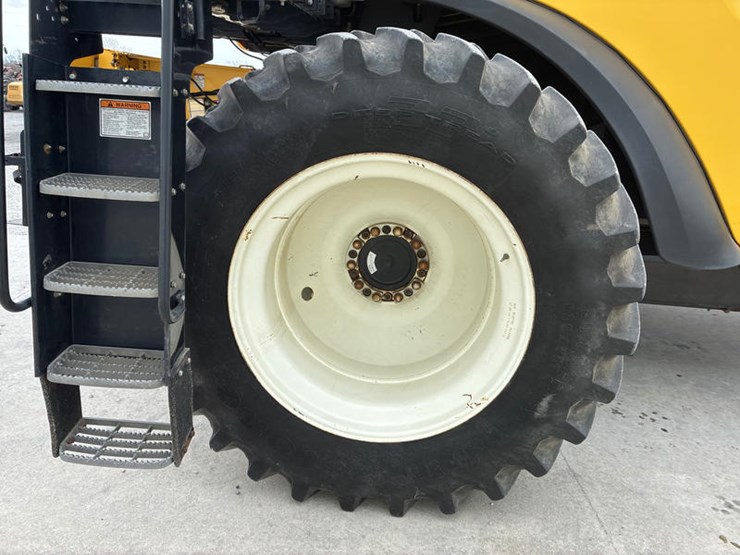 2009-new-holland-cr9060-image-40