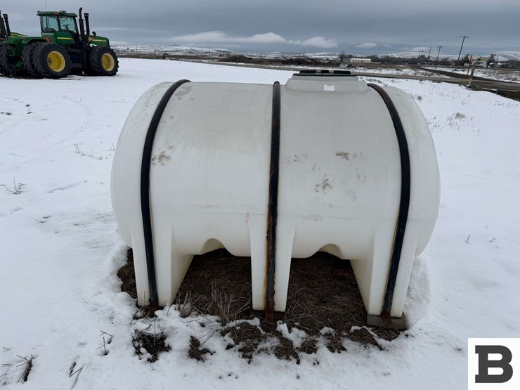 1000-gallon-poly-tank-w/-bands---reardan,-wa-image-6