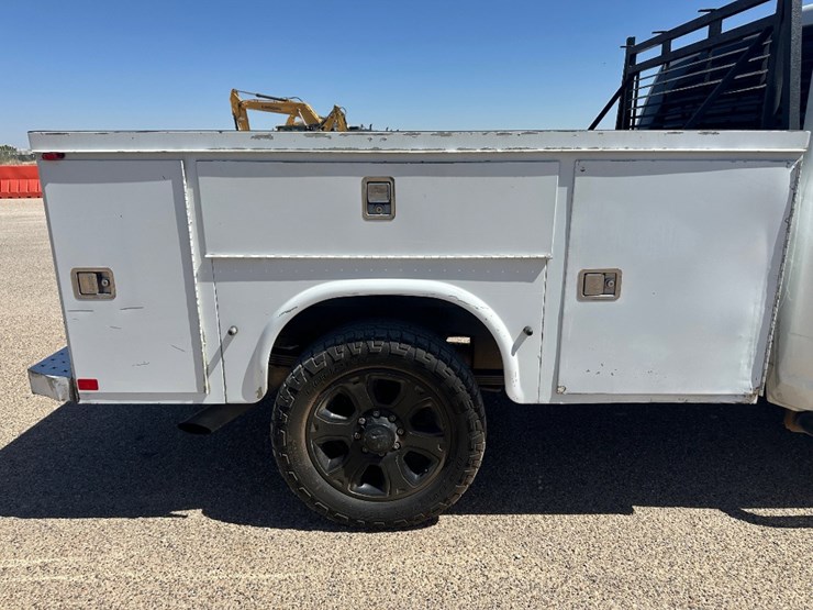 2012-dodge-2500-image-4