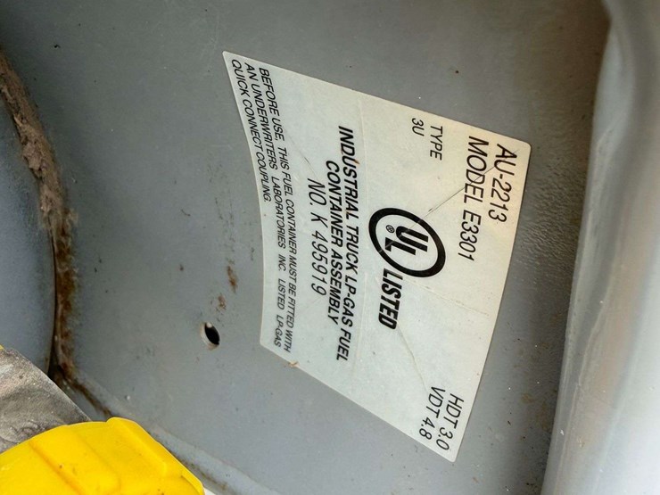 (2)-ul-inc.-industrial-truck-propane-tanks-image-7