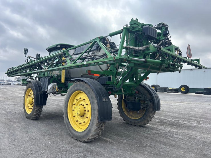 2018-john-deere-r4045-image-11