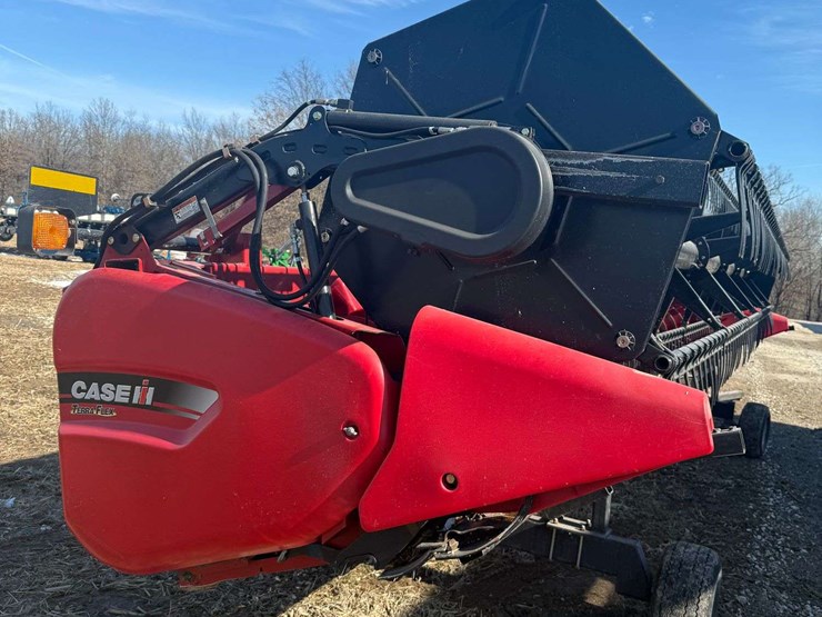 2011-case-ih-3020-image-19