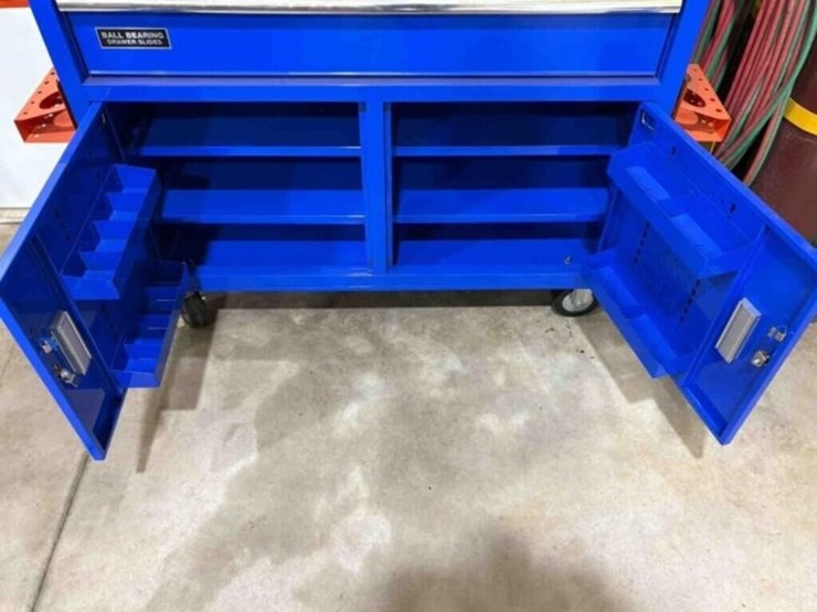 yukon-46"-rolling-tool-cart-image-5