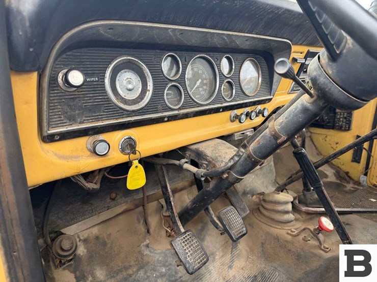 1974-ford-f700-image-17