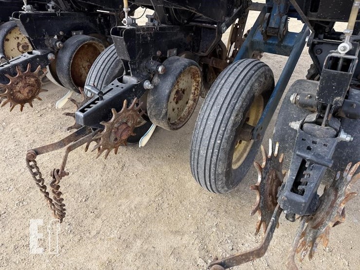 2000-kinze-2000-image-7