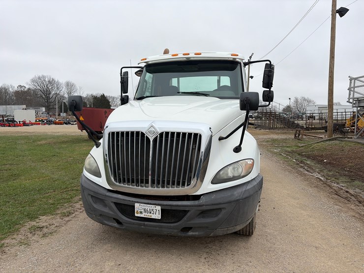 2012-international-prostar-image-2