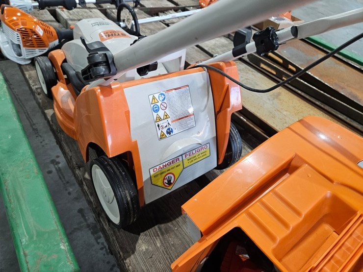 #652-•-stihl-rma-370-battery-powered-lawn-mower-image-11