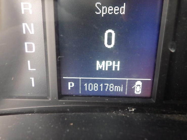 2017-chevrolet-2500-image-23