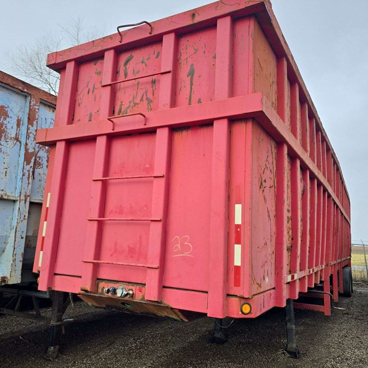 1990 Lufkin Air Ride Semi Trailer, 8ft Sides, Rear Hyd. Swing Door, 295/75R22.5, 44ft long, spare tire, wood floor with steel liner, VIN-1L01B4528L109024