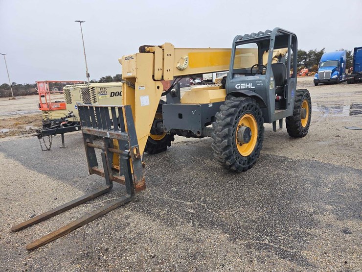 2016-gehl-rs8-42-image-1