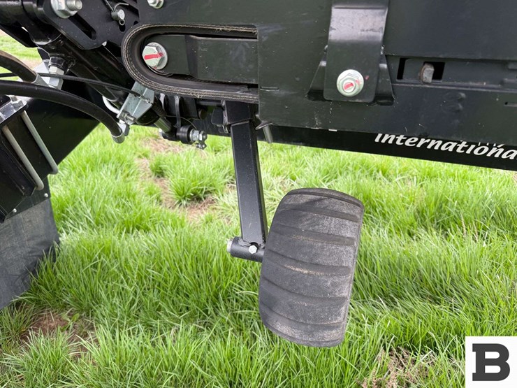 2023-mac-don-fd240-image-16