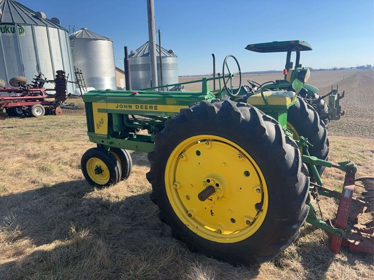 1957-john-deere-520-image-5