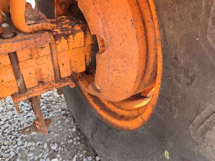 1982-ford-540-image-21