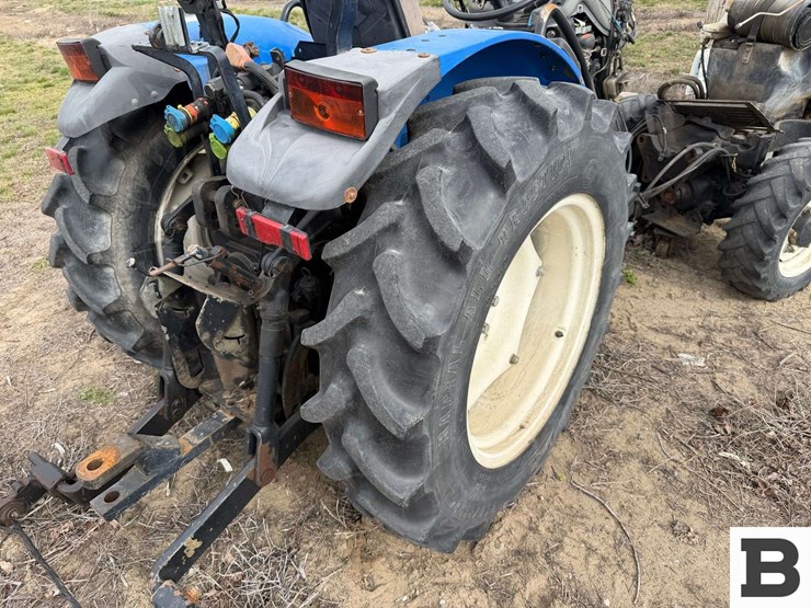 new-holland-tractor---parts-image-13