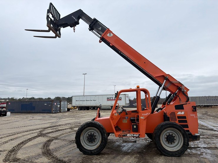 2017-sky-trak-6042-image-1