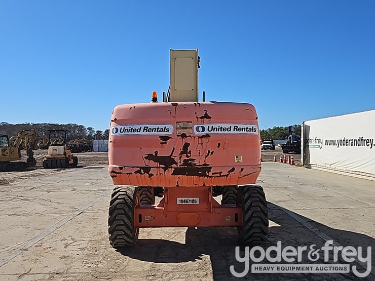 2016-jlg-800s-image-11