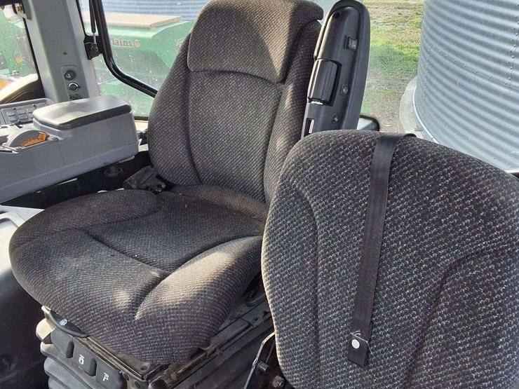 2017-versatile-260-image-36