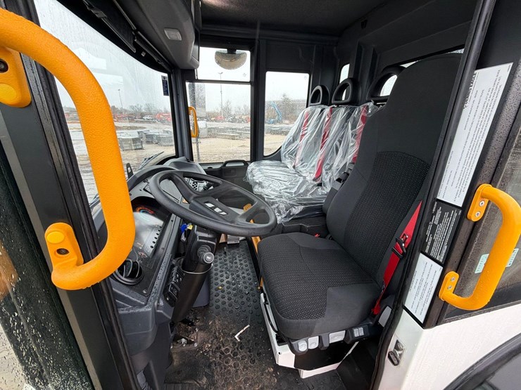 2025-dennis-eagle-proview-image-18