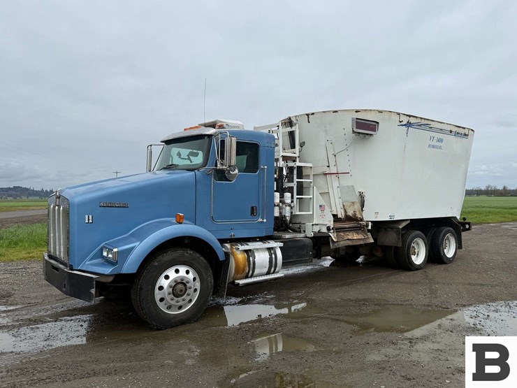 2013-kenworth-t800-image-1