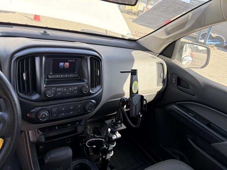 2017-chevrolet-colorado-image-14