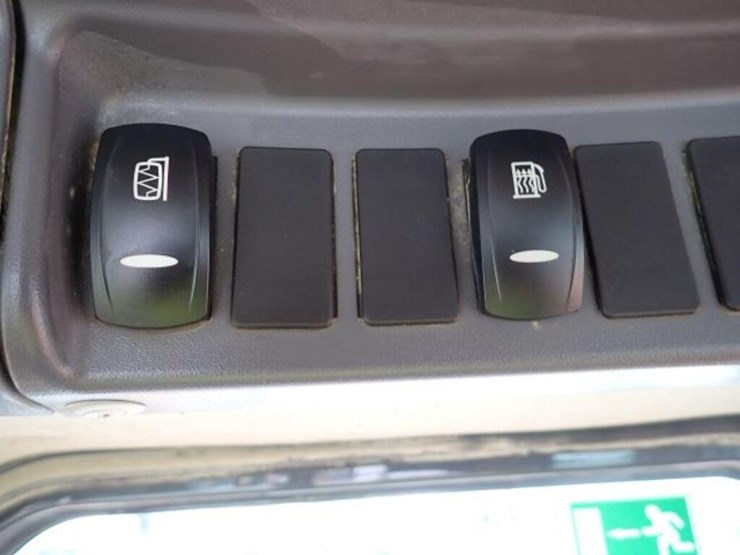 2013-doosan-dl550-3-image-24