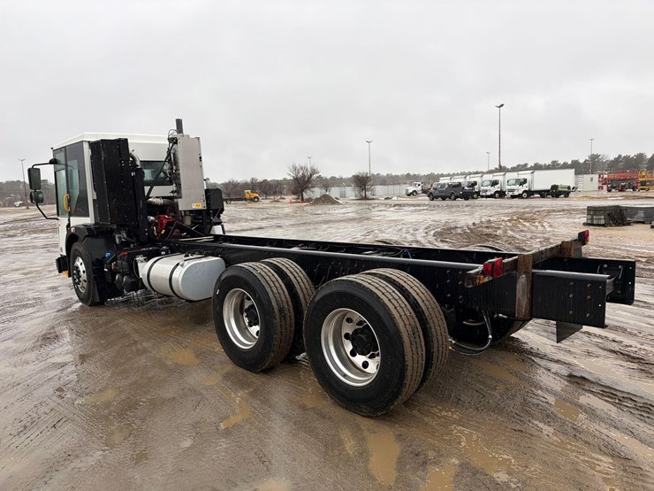 2024-dennis-eagle-proview-image-5