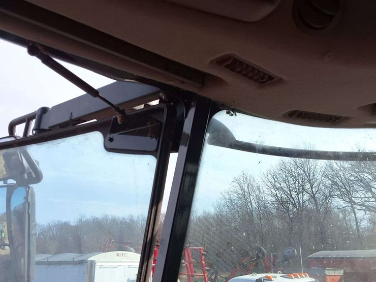 2014-case-ih-5130-image-23