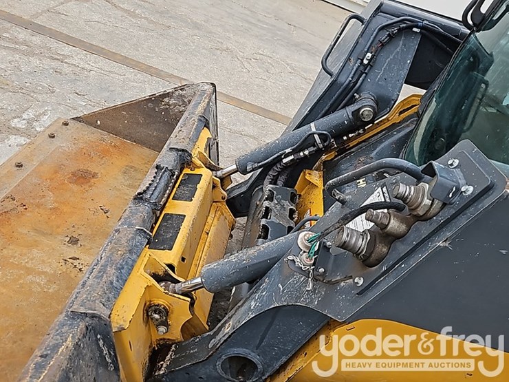 2024-deere-325g-image-15