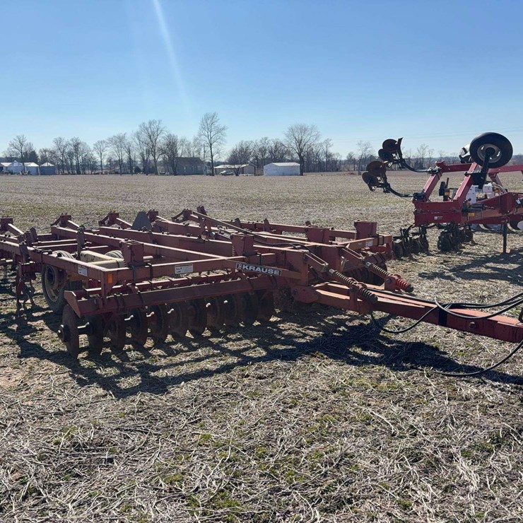 Krause 3115 Field Cultivator, 15ft, C-Shank, single basket, newer cylinder, walking tandems, 3 bar harrow, 10'' sweeps, 19'' front blades, s/n- 2515