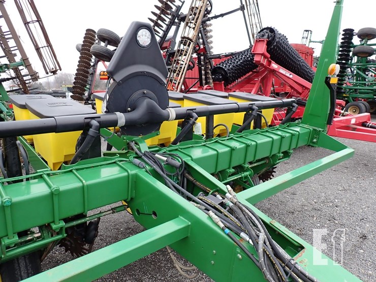 john-deere-7200-image-4