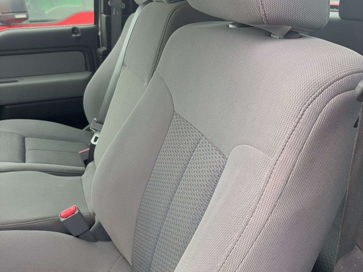 2014-ford-f150-xl-image-16