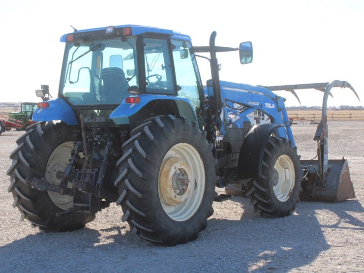 new-holland-tm125-image-6