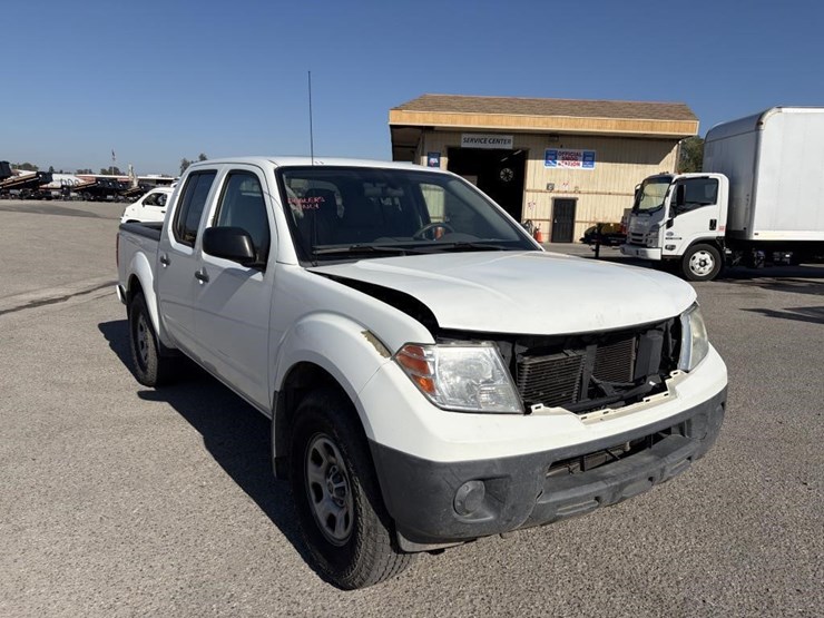2018-nissan-frontier-image-2