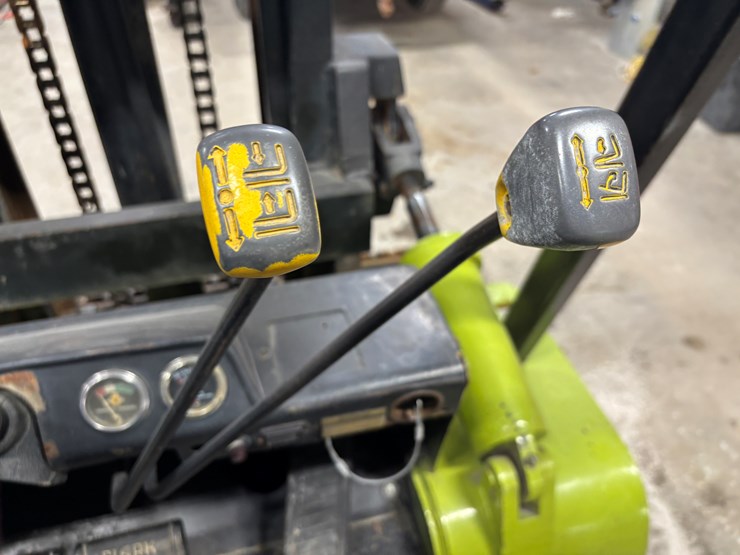 #2306-•-clark-c500-forklift-image-37