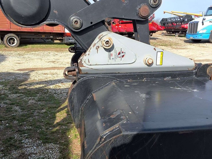 2010-new-holland-t7050-image-35