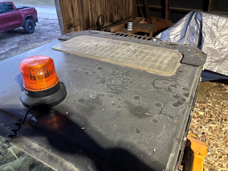 2012-case-sv300-image-13