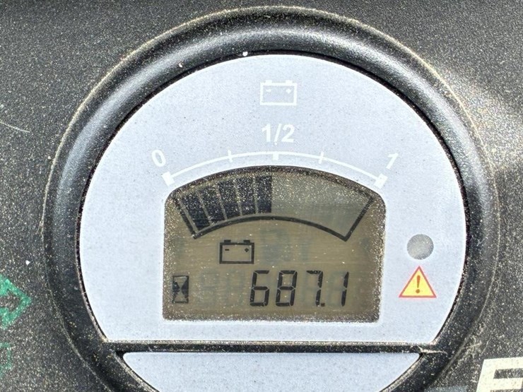 2017-john-deere-gator-image-9