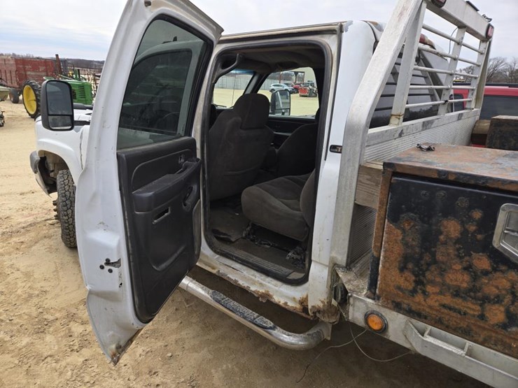 2006-chevrolet-k3500-image-14